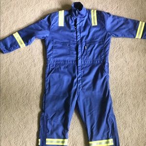 FR insulated coveralls.never worn. Size XL
